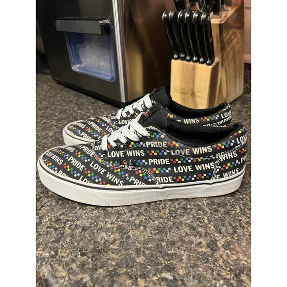 Vans Doheny Lowtop 2022 Pride Love Wins Mens 10 - Picture 3 of 11